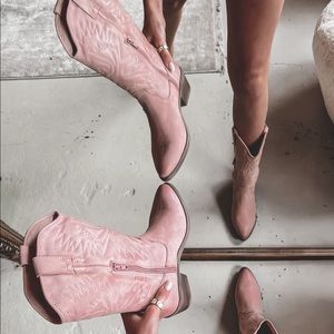 Steve Madden Hayward Cowboy Boots